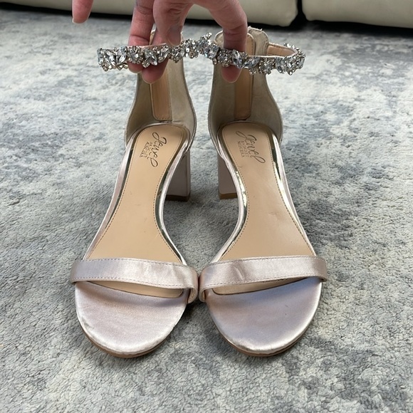 Jewel Badgley Mischka Catalina Block Heel Sandal Jewel Ankle Strap Satin Sz 8 - Picture 4 of 13